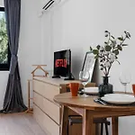 Cozy Downton 아파트