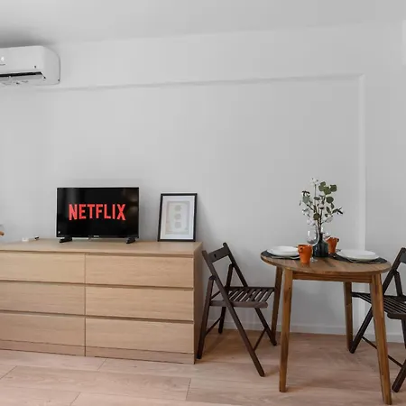 Cozy Downton Apartment Bucharest