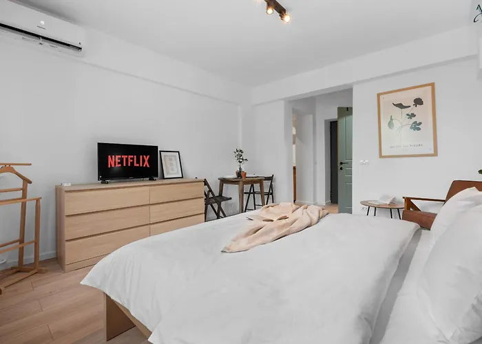 Cozy Downton Apartament